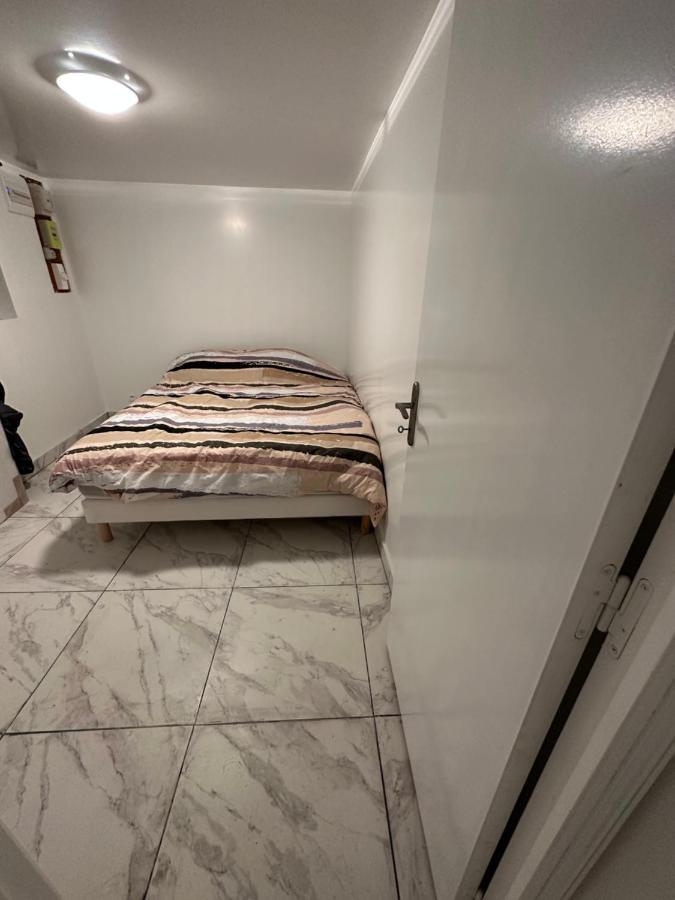 Appartement Mignon Livry-Gargan Exteriör bild